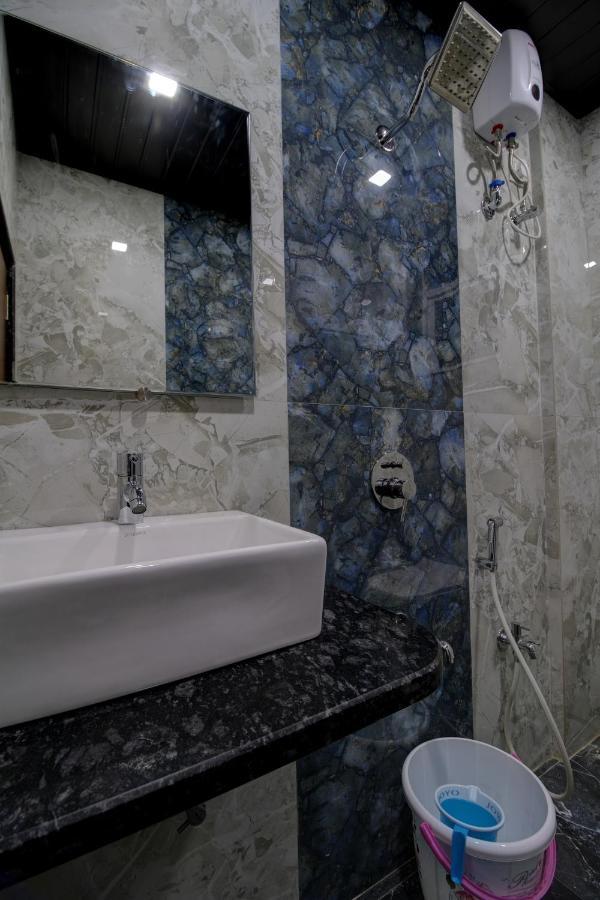 Hotel Mourya Residency Navi Mumbai Exteriör bild