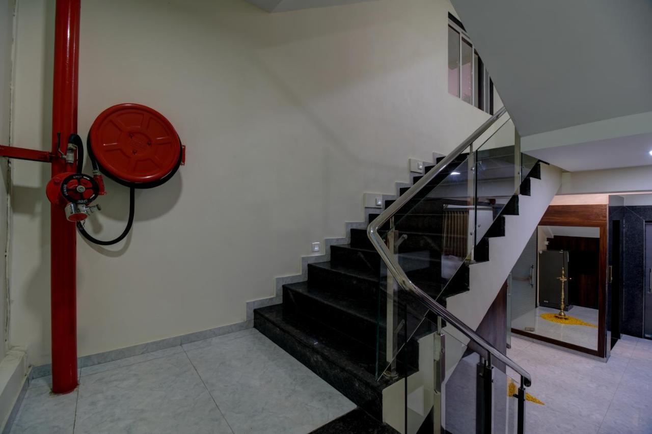 Hotel Mourya Residency Navi Mumbai Exteriör bild
