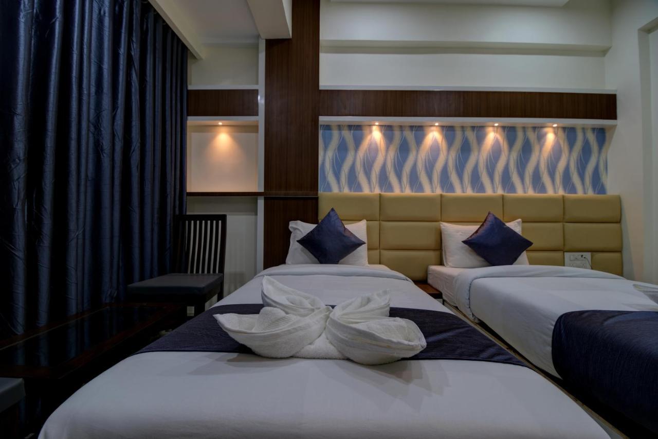 Hotel Mourya Residency Navi Mumbai Exteriör bild
